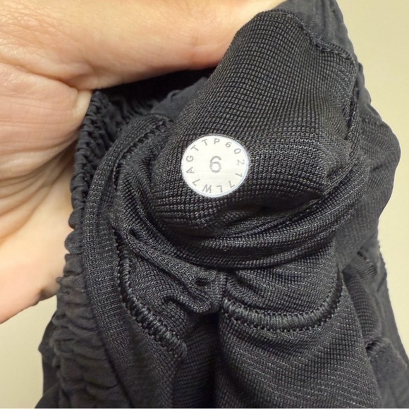 lululemon hotty hot athletica Black Women's Athletic Shorts - Picture 3 of 3